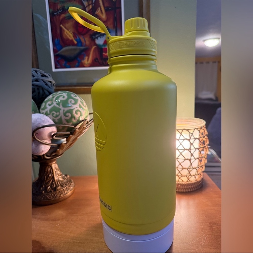 Thermosis Half Gallon Insulated
Water Bottle With Crossbody Sleeve 64oz - Picture 10 of 16